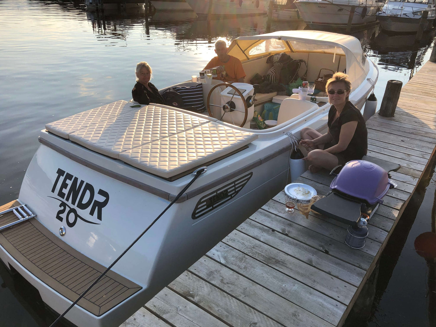 Portus & Navis - No more spilling drinks in boats. STILLA a multifunctional boat cup holder & bottle holder made from recycled ocean plastic. Made in Denmark.